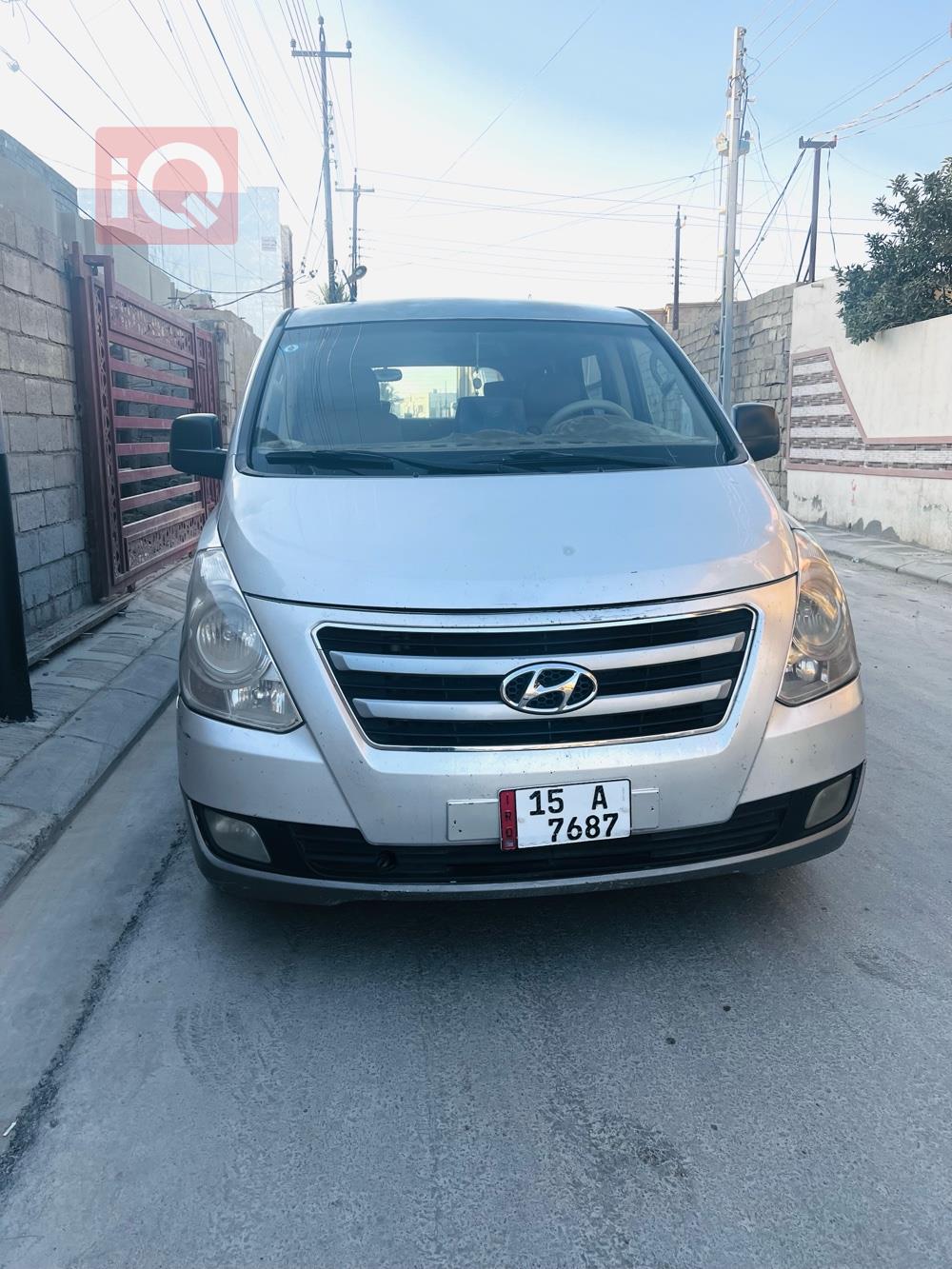 Hyundai H-1